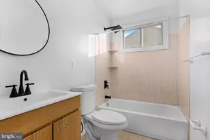 19 Mardrew Rd, Baltimore, MD 21229 - Photo 16