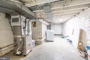 511 E 35th St, Baltimore, MD 21218 - Photo 16