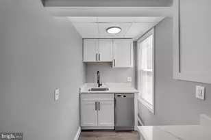 1725 Hollins St, Baltimore, MD 21223 - Photo 12