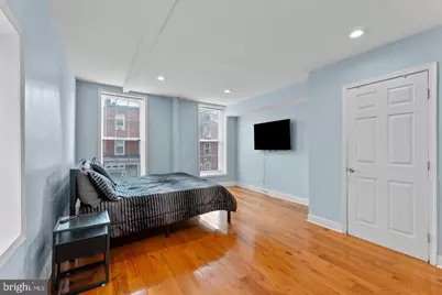 1818 E Pratt Street #APT A, Baltimore, MD 21231 - Photo 2