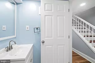 2609 E Madison Street E, Baltimore, MD 21205 - Photo 24