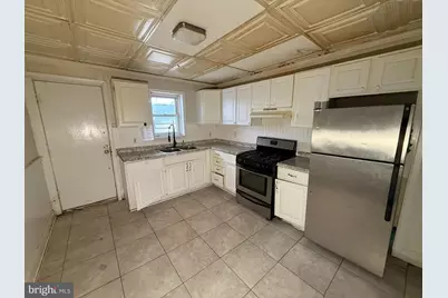 819 N Curley Street N, Baltimore, MD 21205 - Photo 4