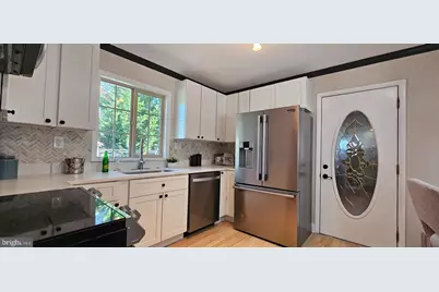 5806 N Charles Street, Baltimore, MD 21210 - Photo 8