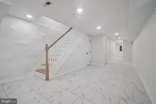 530 E 38th St, Baltimore, MD 21218 - Photo 8