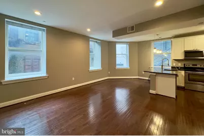 208 E Redwood Street #4D, Baltimore, MD 21202 - Photo 2
