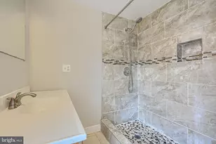 23 S Augusta Ave, Baltimore, MD 21229 - Photo 32