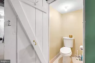 310 Thornhill Rd, Baltimore, MD 21212 - Photo 30