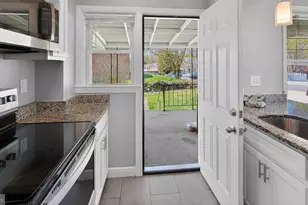 52 Upmanor Rd, Baltimore, MD 21229 - Photo 12