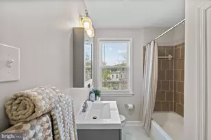 1115 Roland Heights Ave, Baltimore, MD 21211 - Photo 16