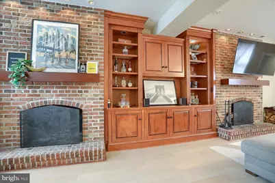 111 Barre Street W, Baltimore, MD 21201 - Photo 2