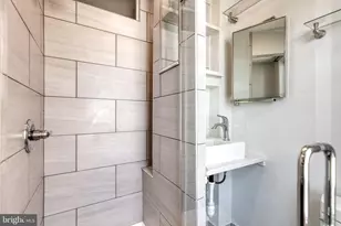 860 W 33rd St, Baltimore, MD 21211 - Photo 14