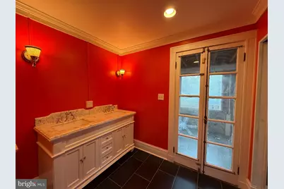 532 W University Parkway, Baltimore, MD 21210 - Photo 14