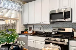 280 S Robinson St, Baltimore, MD 21224 - Photo 16