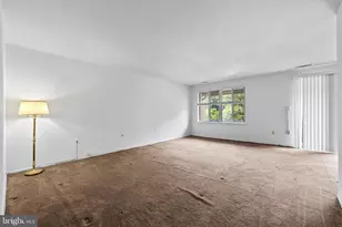 19 Hamill Rd, Baltimore, MD 21210 - Photo 8
