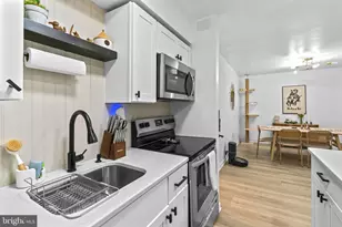 8 W Lee Street W, Baltimore, MD 21201 - Photo 16