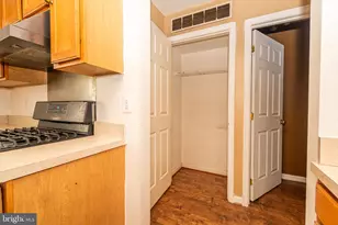 605 N Fremont Ave N, Baltimore, MD 21201 - Photo 12