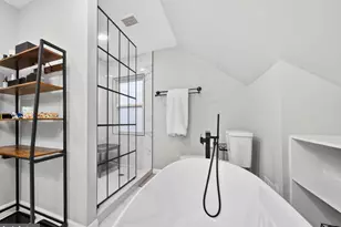 303 E Melrose Ave, Baltimore, MD 21212 - Photo 10