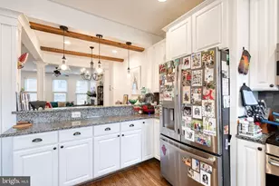 25 Yogurt Ln, Baltimore, MD 21231 - Photo 8