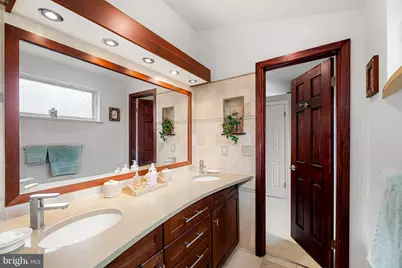 121 W Lee Street, Baltimore, MD 21201 - Photo 32