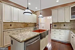 2331 N Calvert St, Baltimore, MD 21218 - Photo 22
