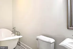 2331 N Calvert St, Baltimore, MD 21218 - Photo 44