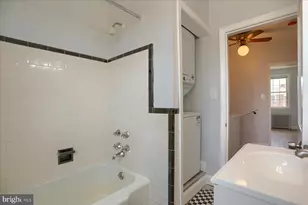 1323 N Kenwood Ave, Baltimore, MD 21213 - Photo 14