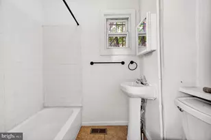 1725 Gwynns Falls Pkwy, Baltimore, MD 21217 - Photo 10