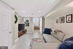 18 S Washington St, Baltimore, MD 21231 - Photo 40