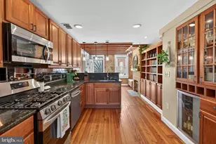 18 S Washington St, Baltimore, MD 21231 - Photo 12