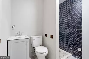 1328 N Carey St, Baltimore, MD 21217 - Photo 10
