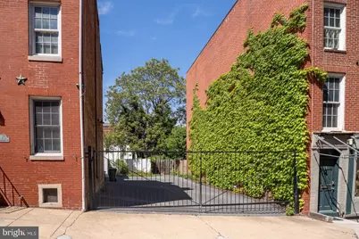10 E Hamilton Street E, Baltimore, MD 21202 - Photo 2