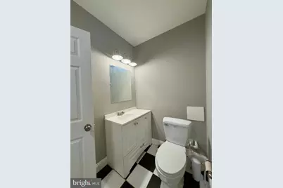 208 E Redwood Street #4D, Baltimore, MD 21202 - Photo 4