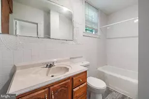 2218 Roslyn, Baltimore, MD 21216 - Photo 2