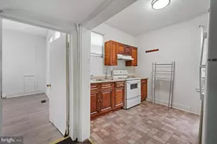2218 Roslyn, Baltimore, MD 21216 - Photo 18