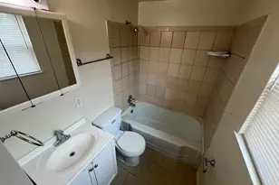 2817 Bookert Dr, Baltimore, MD 21225 - Photo 10