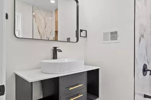 3809 Grantley Rd, Baltimore, MD 21215 - Photo 12