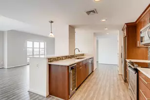 250 President St, Baltimore, MD 21202 - Photo 2