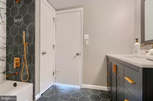 3645 Glengyle Ave, Baltimore, MD 21215 - Photo 8