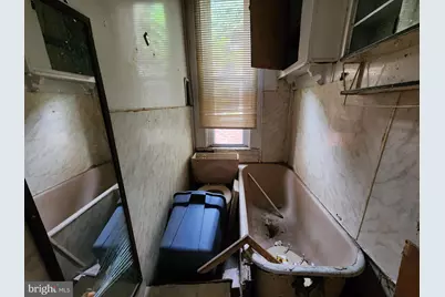 1613 E Lafayette Avenue, Baltimore, MD 21213 - Photo 16