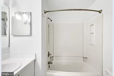 140 W Barre Street, Baltimore, MD 21201 - Photo 18