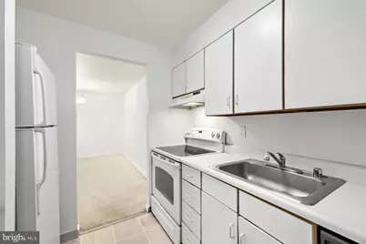 140 W Barre Street, Baltimore, MD 21201 - Photo 10