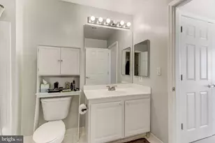 23 Pierside Dr, Baltimore, MD 21230 - Photo 16