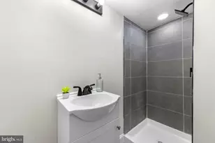 1812 E 32nd St, Baltimore, MD 21218 - Photo 32