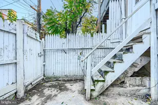 1127 Sargeant St, Baltimore, MD 21223 - Photo 34