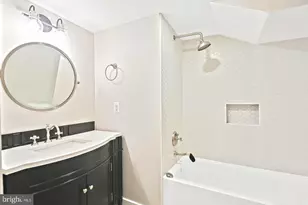1327 W 42nd St, Baltimore, MD 21211 - Photo 20