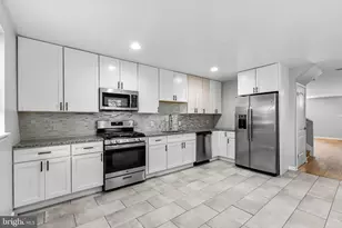 1123 Hollins St, Baltimore, MD 21223 - Photo 16