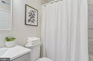 135 N Highland Ave, Baltimore, MD 21224 - Photo 20