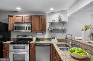 511 S Bradford Street S, Baltimore, MD 21224 - Photo 12