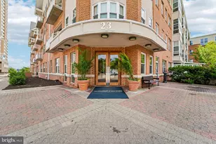 23 Pierside Dr, Baltimore, MD 21230 - Photo 2