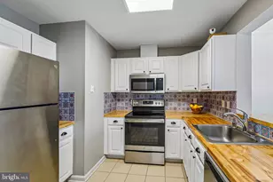 23 Pierside Dr, Baltimore, MD 21230 - Photo 8
